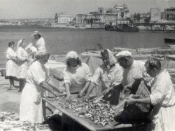 Рыбнные ряды в Артбухте 1948.jpg