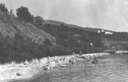 Пляж в Мисхоре (1925).jpg