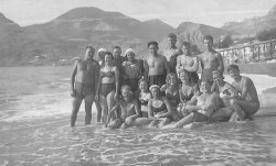 На пляже в Коктебеле (1936).jpg