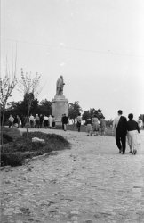 Памятник В.И.Ленину  в Херсонесе 1959.jpg