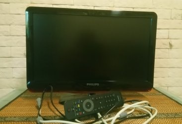 Телевизор LCD PHILIPS 19PFL 3405 60 (1).JPG