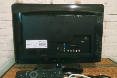 Телевизор LCD PHILIPS 19PFL 3405 60 (3).JPG